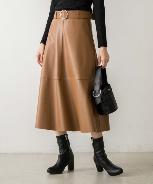 OLUPIC(オルピック)の「OLUPIC/【WEB限定】フェイクレザーフレアスカート(スカート・レディース・ブラウン/カーキ・FREE)」の2枚目の写真