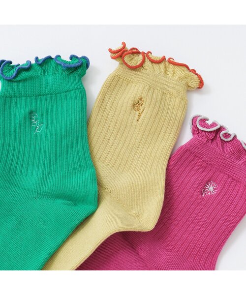 BREEZE（ブリーズ）の「お花刺繍ワンポイントソックス（ソックス/靴下・キッズ・イエロー/グリーン/ピンク・18/15 /21）」の4枚目の写真