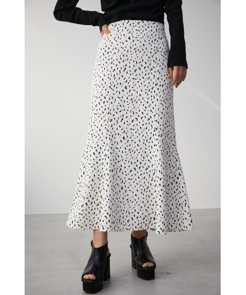 AZUL by moussy(アズールバイマウジー)の「SLENDER MERMAID SKIRT/スレンダーマーメイドスカート(スカート・レディース・ホワイト系その他/ブラック系その他/ブラック・SMALL/MEDIUM)」の2枚目の写真