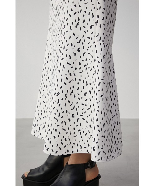 AZUL by moussy(アズールバイマウジー)の「SLENDER MERMAID SKIRT/スレンダーマーメイドスカート(スカート・レディース・ホワイト系その他/ブラック系その他/ブラック・SMALL/MEDIUM)」の13枚目の写真