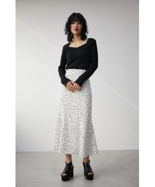 AZUL by moussy(アズールバイマウジー)の「SLENDER MERMAID SKIRT/スレンダーマーメイドスカート(スカート・レディース・ホワイト系その他/ブラック系その他/ブラック・SMALL/MEDIUM)」の6枚目の写真