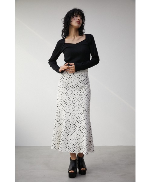 AZUL by moussy(アズールバイマウジー)の「SLENDER MERMAID SKIRT/スレンダーマーメイドスカート(スカート・レディース・ホワイト系その他/ブラック系その他/ブラック・SMALL/MEDIUM)」の7枚目の写真
