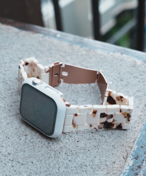 zandy（ズィーアンドワイ）の「zandy ズィーアンドワイ / Apple Watch【樹脂バンド】 アップルウォッチバンド 天然樹脂ベルト /// clear1（デジタル腕時計・メンズ・グリーン/ホワイト/ホワイト系その他2/ブラウン系その他/ブラック/レインボー/パープル/レオパード/クリア/ホワイト系その他/アイボリー/ピンク系その他/ネイビー・M/S）」の3枚目の写真