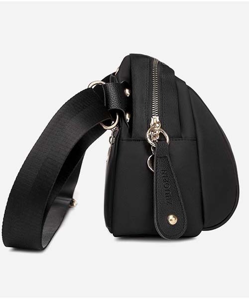 gossip!ロサンゼルス(ゴシップロサンゼルス)の「オーバーサイズ超軽量ナイロンショルダーバッグ(ショルダーバッグ・レディース・ブラック/グリーン/ピンク・FREE)」の14枚目の写真