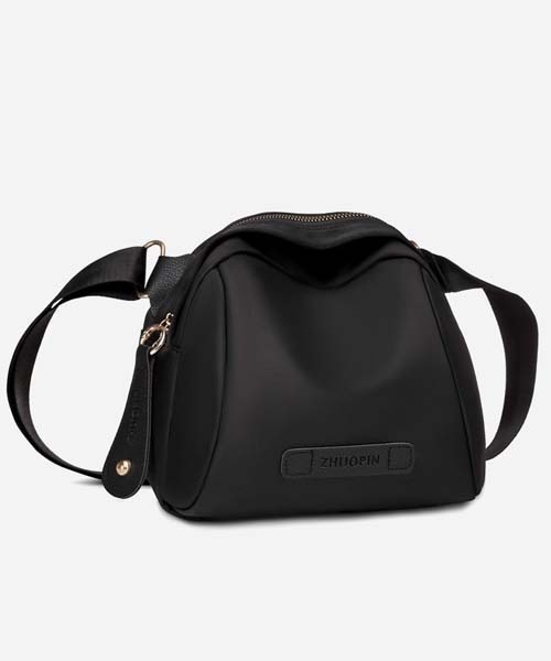 gossip!ロサンゼルス(ゴシップロサンゼルス)の「オーバーサイズ超軽量ナイロンショルダーバッグ(ショルダーバッグ・レディース・ブラック/グリーン/ピンク・FREE)」の17枚目の写真