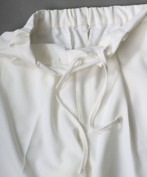 SITRY（シトリー）の「loose tapered tuck wide Pants/ルーズ テーパード タック ワイドパンツ（スラックス・メンズ・ブラック/オフホワイト・M/L）」の8枚目の写真