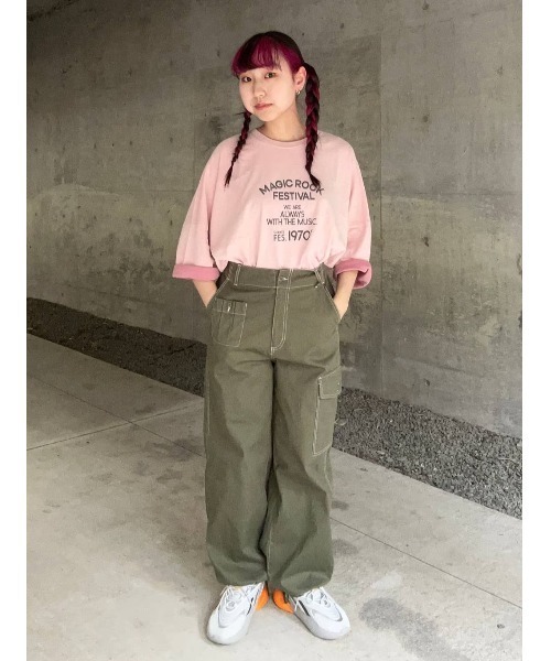 niko and...(ニコアンド)の「BIGアソートROCKTシャツ(Tシャツ/カットソー・レディース・ピンク/チャコール/ブラック/オフホワイト・FREE)」の15枚目の写真