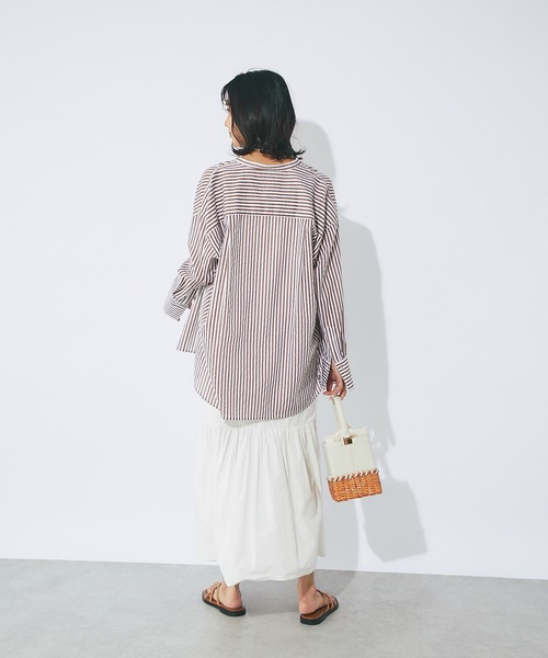 RIVE DROITE（リヴドロワ）の「ストライプバンドカラーシャツ（シャツ/ブラウス・レディース・ブラウン/ネイビー・FREE）」の15枚目の写真