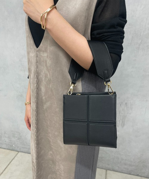 cache cache（カシュ カシュ）の「cache cache/クロスはぎ2WAYショルダー（ハンドバッグ・レディース・ブラック/カーキ/ベージュ・FREE）」の21枚目の写真