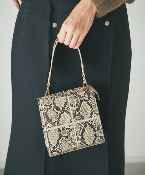 cache cache（カシュ カシュ）の「cache cache/クロスはぎ2WAYショルダー（ハンドバッグ・レディース・ブラック/カーキ/ベージュ・FREE）」の9枚目の写真