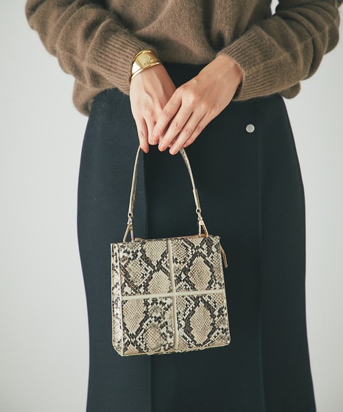 cache cache（カシュ カシュ）の「cache cache/クロスはぎ2WAYショルダー（ハンドバッグ・レディース・ブラック/カーキ/ベージュ・FREE）」の10枚目の写真