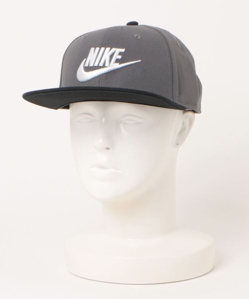 NIKE(ナイキ)の「《NIKEアパレル》DF PRO S FB FUT L キャップ(キャップ・メンズ・ブラック×ホワイト/ホワイト/グレー・S/M/M/L/L/XL)」の3枚目の写真