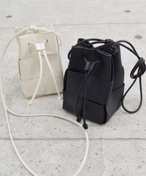 Reurie'(レウリィ)の「イントレチャートショルダーバッグ / intrecciato shoulder bag(ショルダーバッグ・レディース・ブラック/アイボリー・FREE)」の12枚目の写真