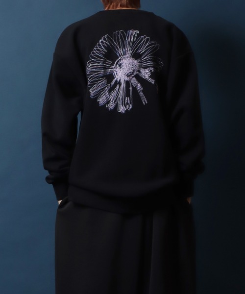 ANPAS(アンパス)の「Fleece Lining Flower Embroidery Oversized Sweatshirt/裏起毛 フラワー 刺繍 オーバーサイズ スウェット トップス トレーナー メンズ(スウェット・メンズ・ホワイト系その他/ブラック系その他2/ブラック系その他・M/L)」の16枚目の写真