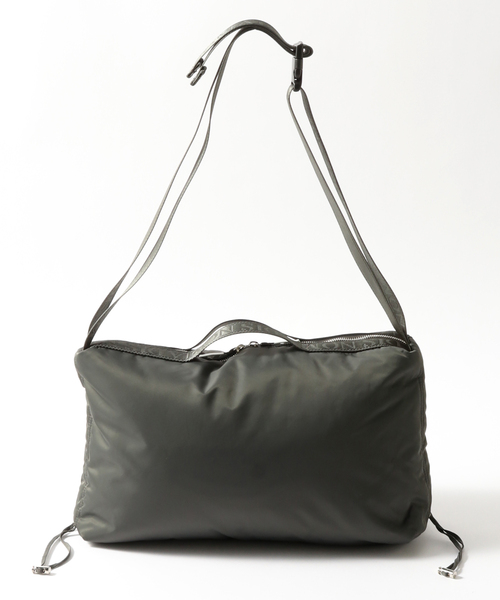 EDIFICE(エディフィス)の「【NOMADIS / ノマディス】BOY ナイロンショルダーBAG(ショルダーバッグ・メンズ・チャコールグレー/ブラック・FREE)」の3枚目の写真