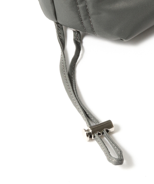 EDIFICE(エディフィス)の「【NOMADIS / ノマディス】BOY ナイロンショルダーBAG(ショルダーバッグ・メンズ・チャコールグレー/ブラック・FREE)」の13枚目の写真