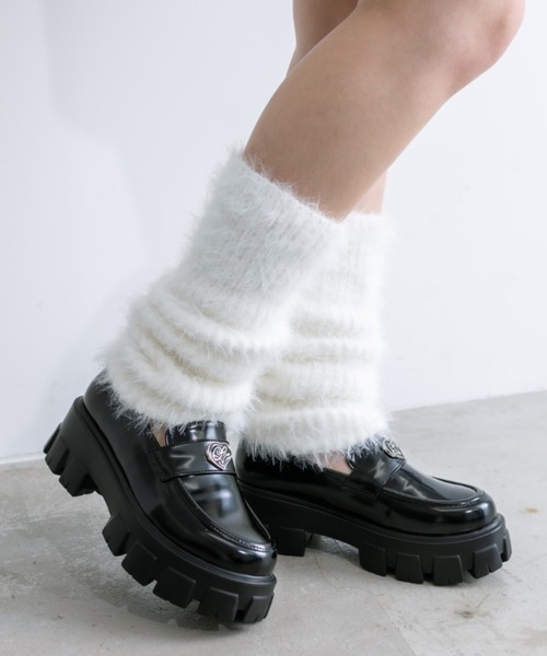 OLIVE des OLIVE(オリーブデオリーブ)の「OLエンブレム付きローファー 1032130120(ローファー・レディース・ブラック系その他/ブラック・MEDIUM/LARGE/SMALL)」の6枚目の写真