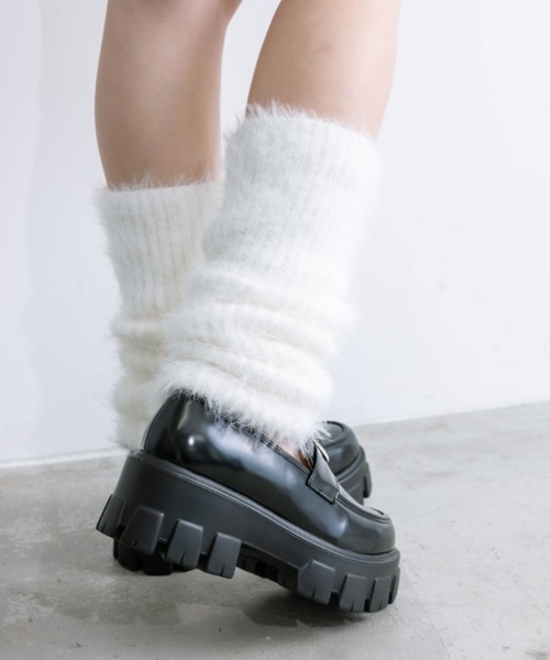 OLIVE des OLIVE(オリーブデオリーブ)の「OLエンブレム付きローファー 1032130120(ローファー・レディース・ブラック系その他/ブラック・MEDIUM/LARGE/SMALL)」の7枚目の写真