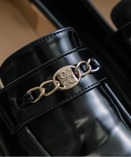 OLIVE des OLIVE(オリーブデオリーブ)の「OLエンブレム付きローファー 1032130120(ローファー・レディース・ブラック系その他/ブラック・MEDIUM/LARGE/SMALL)」の9枚目の写真