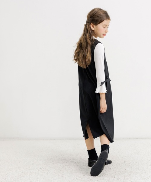 Bee des Bee（ビーデスビー）の「Vネックノースリーブワンピース（ワンピース・キッズ・ブラック/ベージュ・110cm/120cm/130cm/140cm/150cm/100cm）」の12枚目の写真