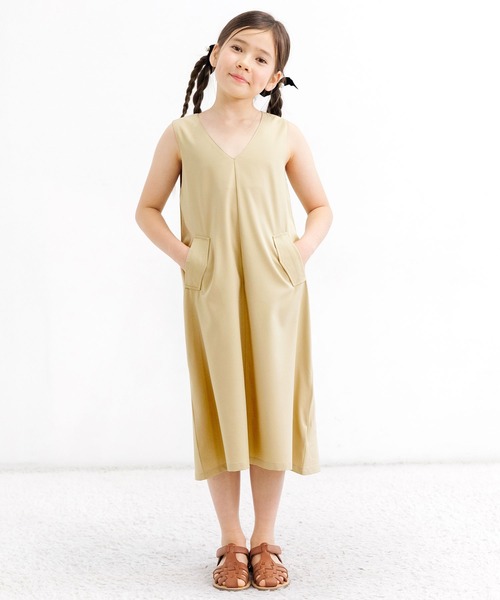 Bee des Bee（ビーデスビー）の「Vネックノースリーブワンピース（ワンピース・キッズ・ブラック/ベージュ・110cm/120cm/130cm/140cm/150cm/100cm）」の3枚目の写真