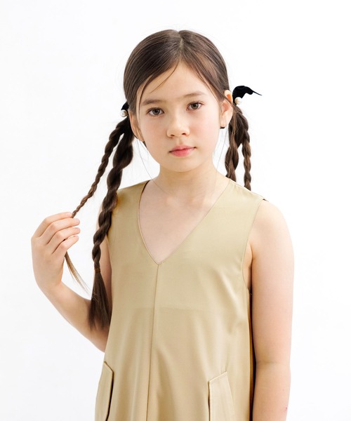 Bee des Bee（ビーデスビー）の「Vネックノースリーブワンピース（ワンピース・キッズ・ブラック/ベージュ・110cm/120cm/130cm/140cm/150cm/100cm）」の5枚目の写真