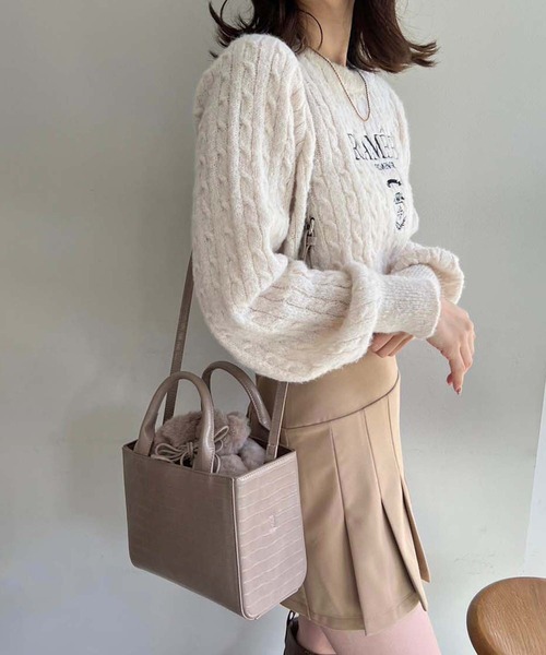 one after another NICE CLAUP（ワンアフターアナザーナイスクラップ）の「フェイクファー巾着バック+スクエアバック セット（ショルダーバッグ・レディース・モカ/グレー/アイボリー・FREE）」の11枚目の写真