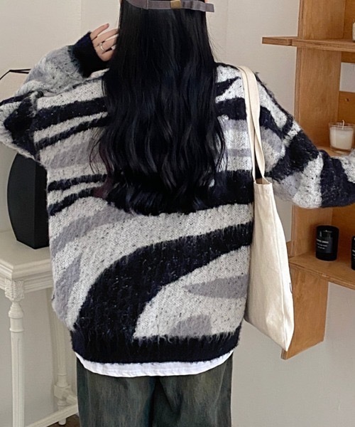 LAC-VERT（ラック・ヴェール）の「カモフラージュ柄 ビッグシャギーニットプルオーバー（ニット/セーター・レディース・グレー/ブラック/カーキ/ブラウン・FREE）」の19枚目の写真