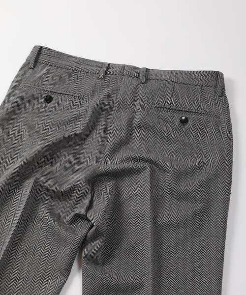 MEN'S BIGI（メンズビギ）の「【ACTIVE TAILOR】ヘリンボーンジャージパンツ（スラックス・メンズ・グレー/ネイビー・01/02/03/04）」の14枚目の写真
