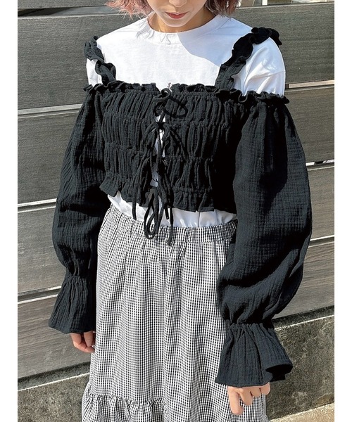 merry jenny（メリージェニー）の「ribbonドロストオフショルブラウス（シャツ/ブラウス・レディース・ブラック/オフホワイト・FREE）」の2枚目の写真
