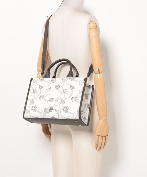 LILY BROWN（リリーブラウン）の「バリエーションキャンバストート  