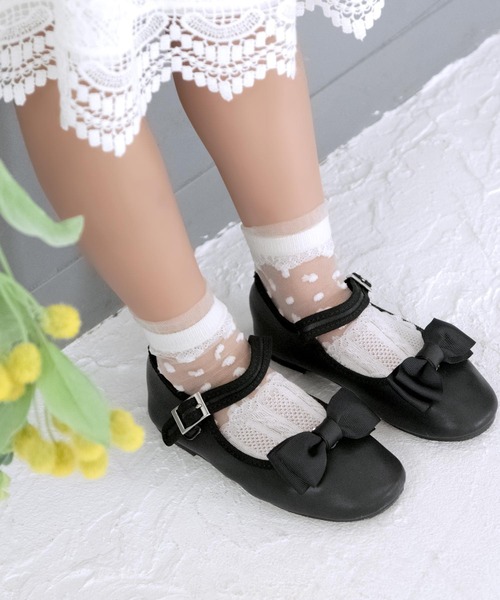 SOROTTO（ソロット）の「ストラップ フラット パンプス/リボン付き フォーマル対応（ドレスシューズ・キッズ・ブラック系その他/ブラック・18.0cm/19.0cm/20.0cm）」の2枚目の写真