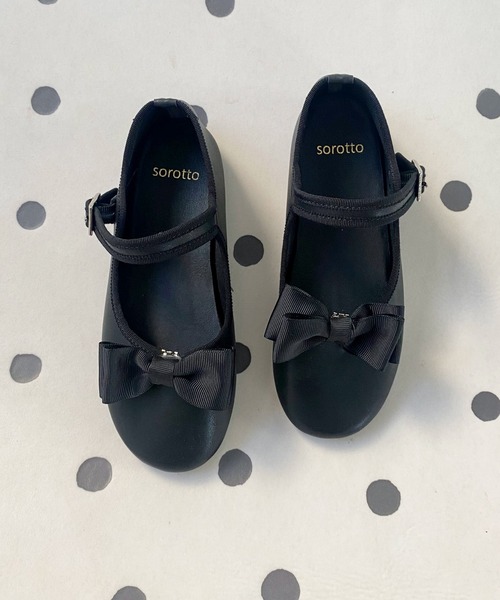 SOROTTO（ソロット）の「ストラップ フラット パンプス/リボン付き フォーマル対応（ドレスシューズ・キッズ・ブラック系その他/ブラック・18.0cm/19.0cm/20.0cm）」の8枚目の写真