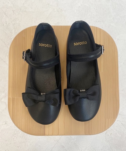 SOROTTO（ソロット）の「ストラップ フラット パンプス/リボン付き フォーマル対応（ドレスシューズ・キッズ・ブラック系その他/ブラック・18.0cm/19.0cm/20.0cm）」の11枚目の写真
