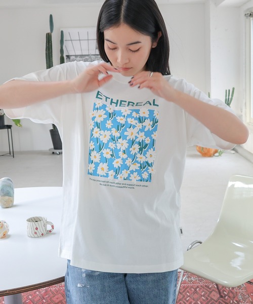 ANME（アンメ）の「フラワープリント半袖Tシャツ（Tシャツ/カットソー・レディース・ホワイト系その他2/グレー系その他/グレー系その他2/ホワイト系その他・M/L/XL）」の9枚目の写真