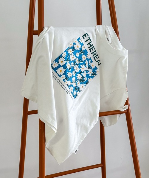 ANME（アンメ）の「フラワープリント半袖Tシャツ（Tシャツ/カットソー・レディース・ホワイト系その他2/グレー系その他/グレー系その他2/ホワイト系その他・M/L/XL）」の6枚目の写真