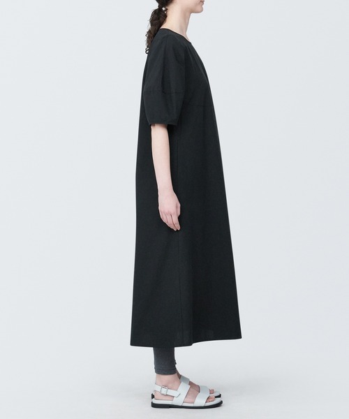 無印良品（ムジルシリョウヒン）の「婦人　涼感　ブロードプルオーバー半袖ワンピース（ワンピース・レディース・オレンジ系5/ブルー系5/ブラック・S/XL/L/M/XS）」の5枚目の写真