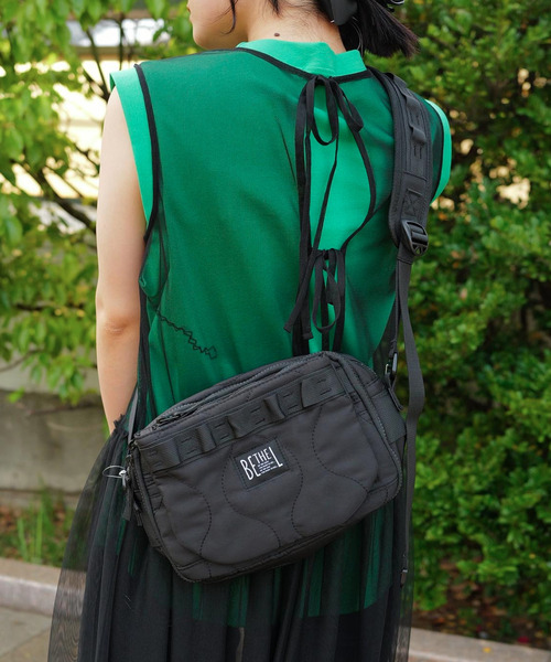 Three Four Time（ｽﾘｰﾌｫｰﾀｲﾑ）の「【BETHEL】3Way COMBINATION SQUARE BAG（ショルダーバッグ・レディース・ブラック/グリーン・FREE）」の2枚目の写真