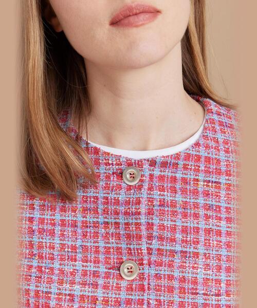 agnes b.（アニエスベー）の「JIQ7 VESTE ジャケット（ノーカラージャケット・レディース・レッド系その他・2/1）」の5枚目の写真