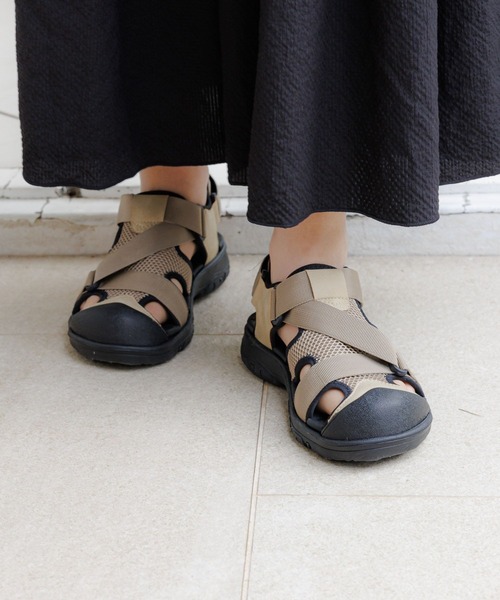 LAKOLE（ラコレ）の「メッシュスポーツサンダル[WOMEN] / 110477（スリッポン・レディース・ブラック/ベージュ・MEDIUM/SMALL/LARGE）」の21枚目の写真