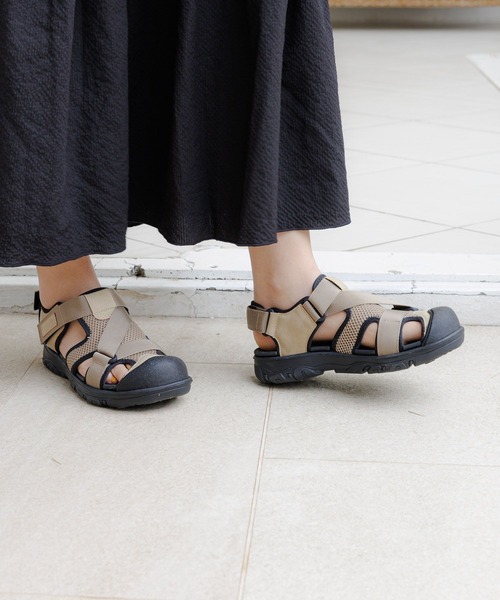 LAKOLE（ラコレ）の「メッシュスポーツサンダル[WOMEN] / 110477（スリッポン・レディース・ブラック/ベージュ・MEDIUM/SMALL/LARGE）」の22枚目の写真