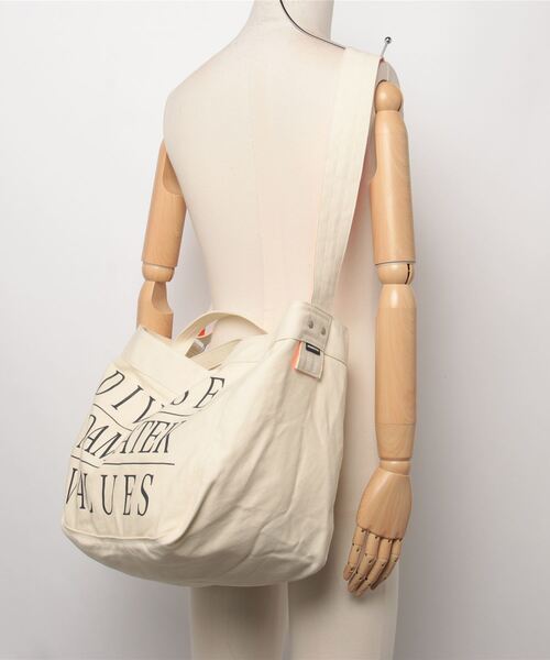 ADAM PATEK（アダムパテック）の「【ADAM PATEK】 news paper bag/ニュースペーパーバッグ（ショルダーバッグ・メンズ・ブラック/ホワイト・FREE）」の6枚目の写真