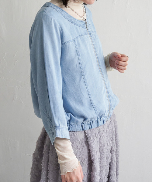 VENCEEXCHANGE（ヴァンスエクスチェンジ）の「デニムクルーネックブルゾン（デニムジャケット・レディース・ブルー/ブルー系/ダークネイビー・FREE）」の4枚目の写真