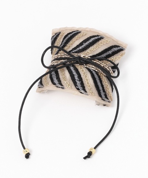 GLOBAL WORK（グローバルワーク）の「MADE IN JAPANインド刺繍ヘアカフ2/112922（ヘアピン・レディース・ホワイト/ベージュ/グレー/ブラック・FREE）」の3枚目の写真