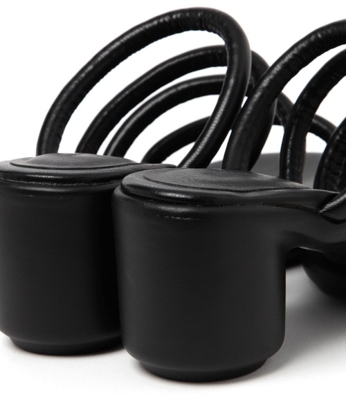 niko and...(ニコアンド)の「オリジナルループヒールサンダル(サンダル・レディース・アイボリー/ブラック・MEDIUM/LARGE)」の8枚目の写真