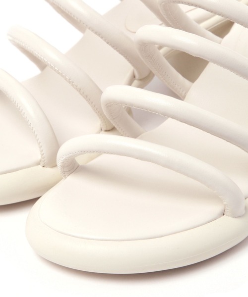 niko and...(ニコアンド)の「オリジナルループヒールサンダル(サンダル・レディース・アイボリー/ブラック・MEDIUM/LARGE)」の10枚目の写真