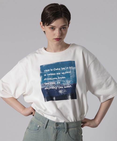 ONCILY（オンシェリー）の「MESSAGE LOGO T-SHIRT / メッセージ