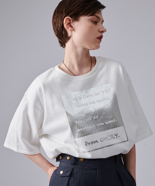 ONCILY（オンシェリー）の「MESSAGE LOGO T-SHIRT / メッセージロゴTシャツ（Tシャツ/カットソー・メンズ・シルバー系その他/オフホワイト/ブルー/シルバー/レッド/ネイビー/イエロー/パープル/ブルー系その他/ホワイト系その他/シルバー系その他2/ピンク/ライトブルー・LARGE/MEDIUM/SMALL）」の11枚目の写真
