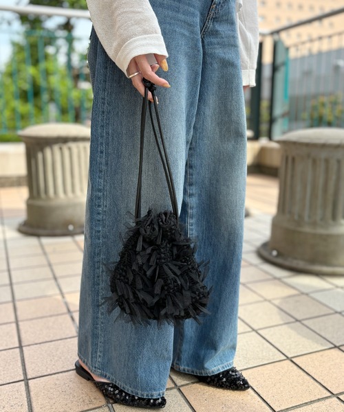 ISOOK(アイスー)の「【ISOOK / アイスー】フリンジ巾着バッグ / チュールバッグ フリンジバッグ ハンドバッグ ZOZOTOWN限定(ハンドバッグ・レディース・ブラック/ホワイト・FREE)」の14枚目の写真