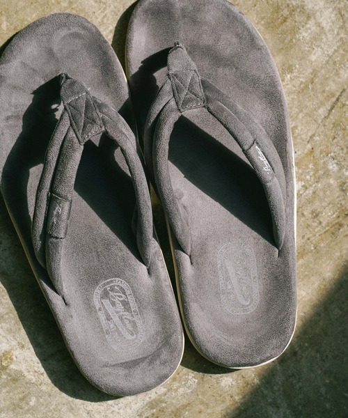 BAYFLOW(ベイフロー)の「フェイクスエードトングサンダル(サンダル・メンズ・グレー/ブラック/カーキ/ベージュ・MEDIUM/SMALL)」の3枚目の写真